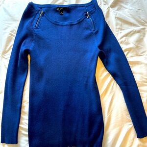Blue Long sleeve sweater top with neckline zippers